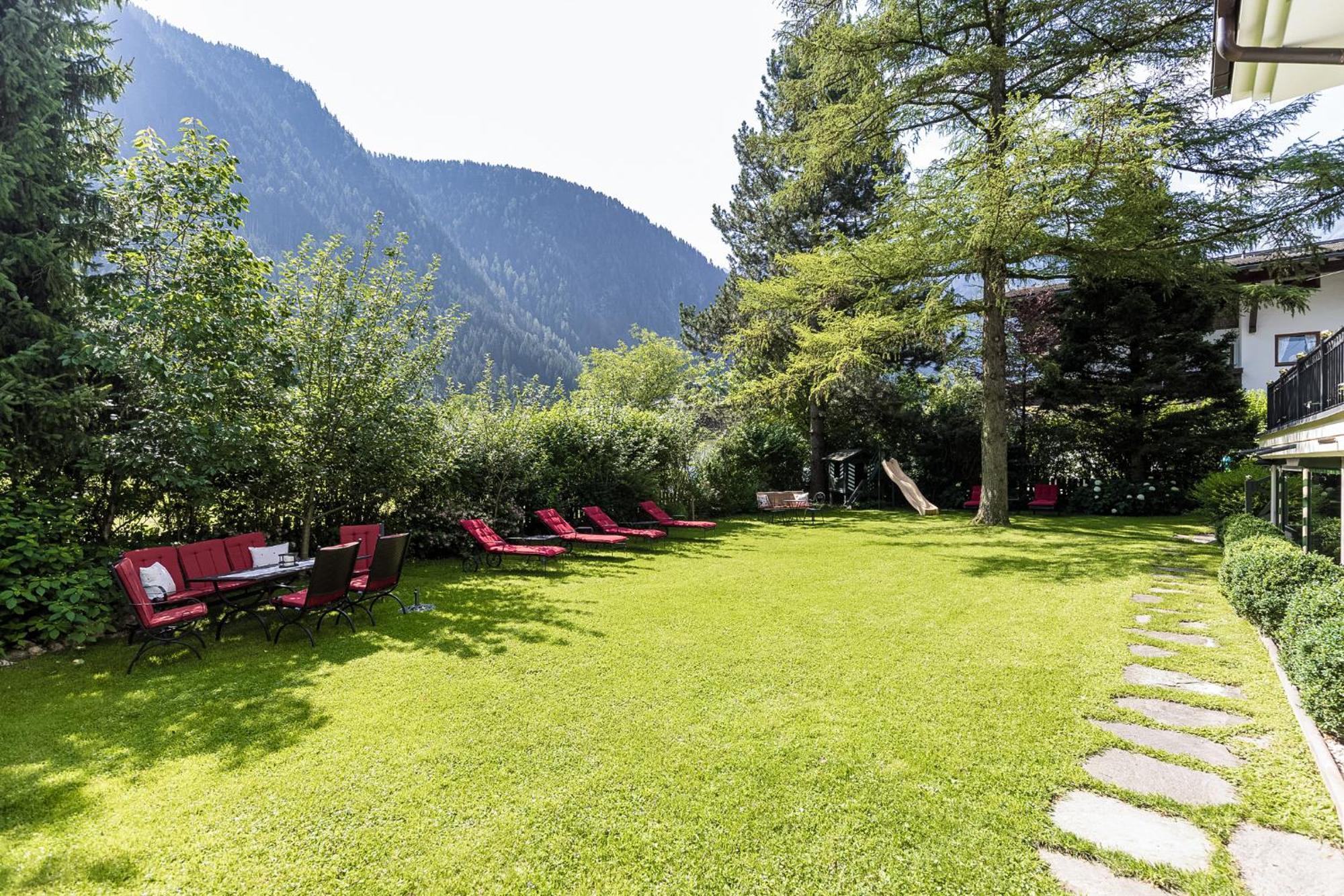 Aparthotel Landhaus St. Joseph Mayrhofen Exterior foto