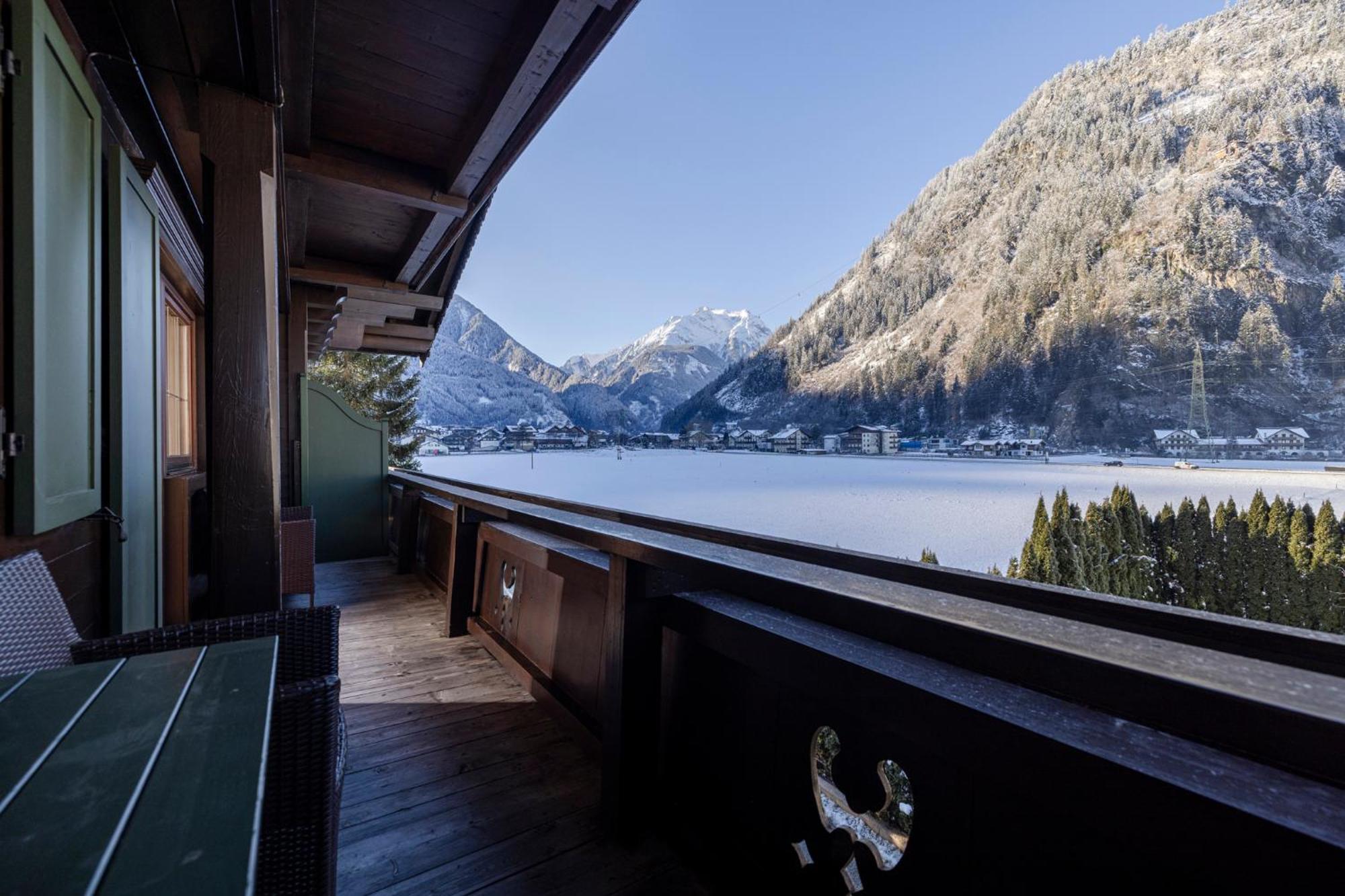 Aparthotel Landhaus St. Joseph Mayrhofen Exterior foto