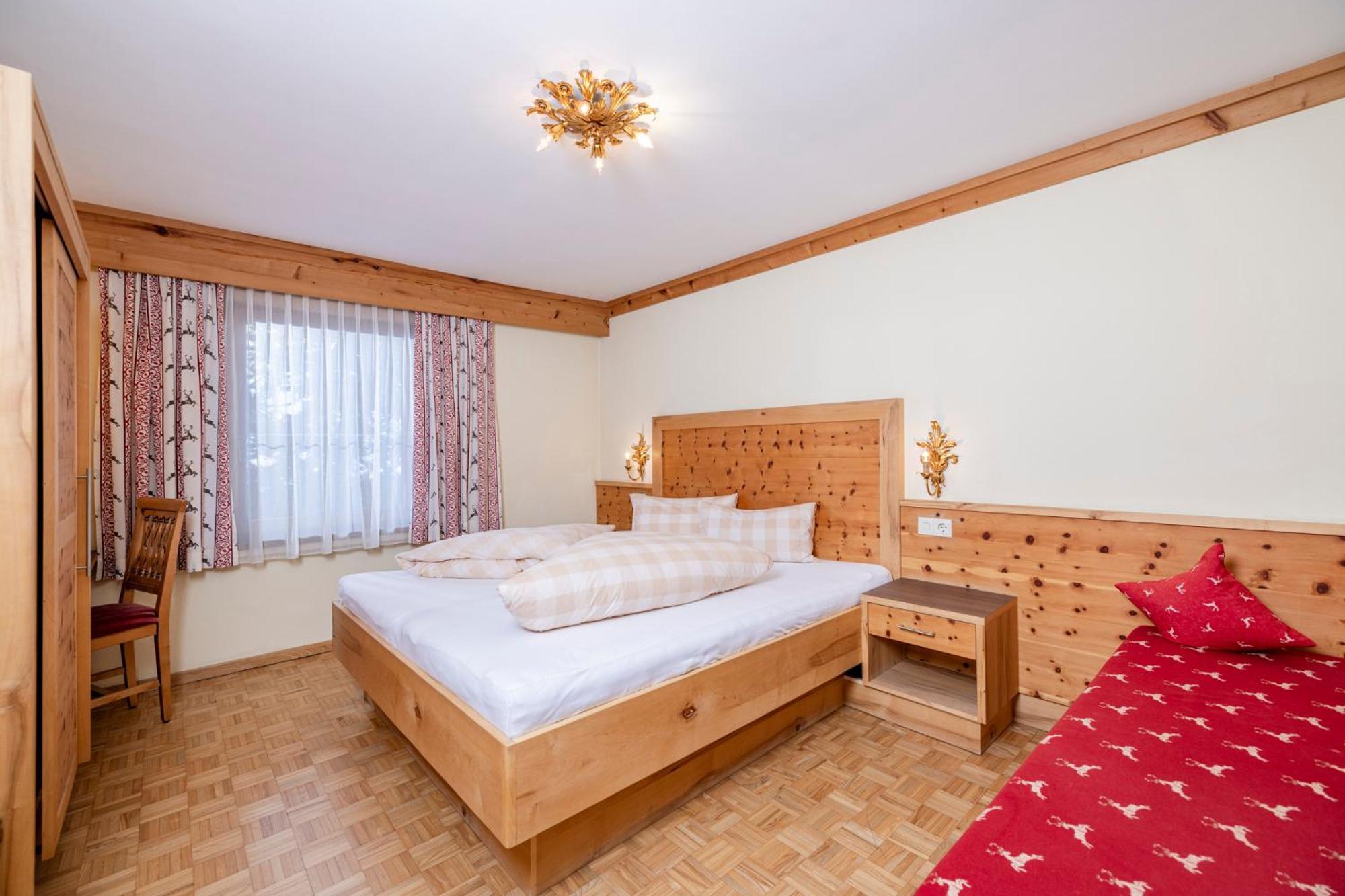 Aparthotel Landhaus St. Joseph Mayrhofen Exterior foto