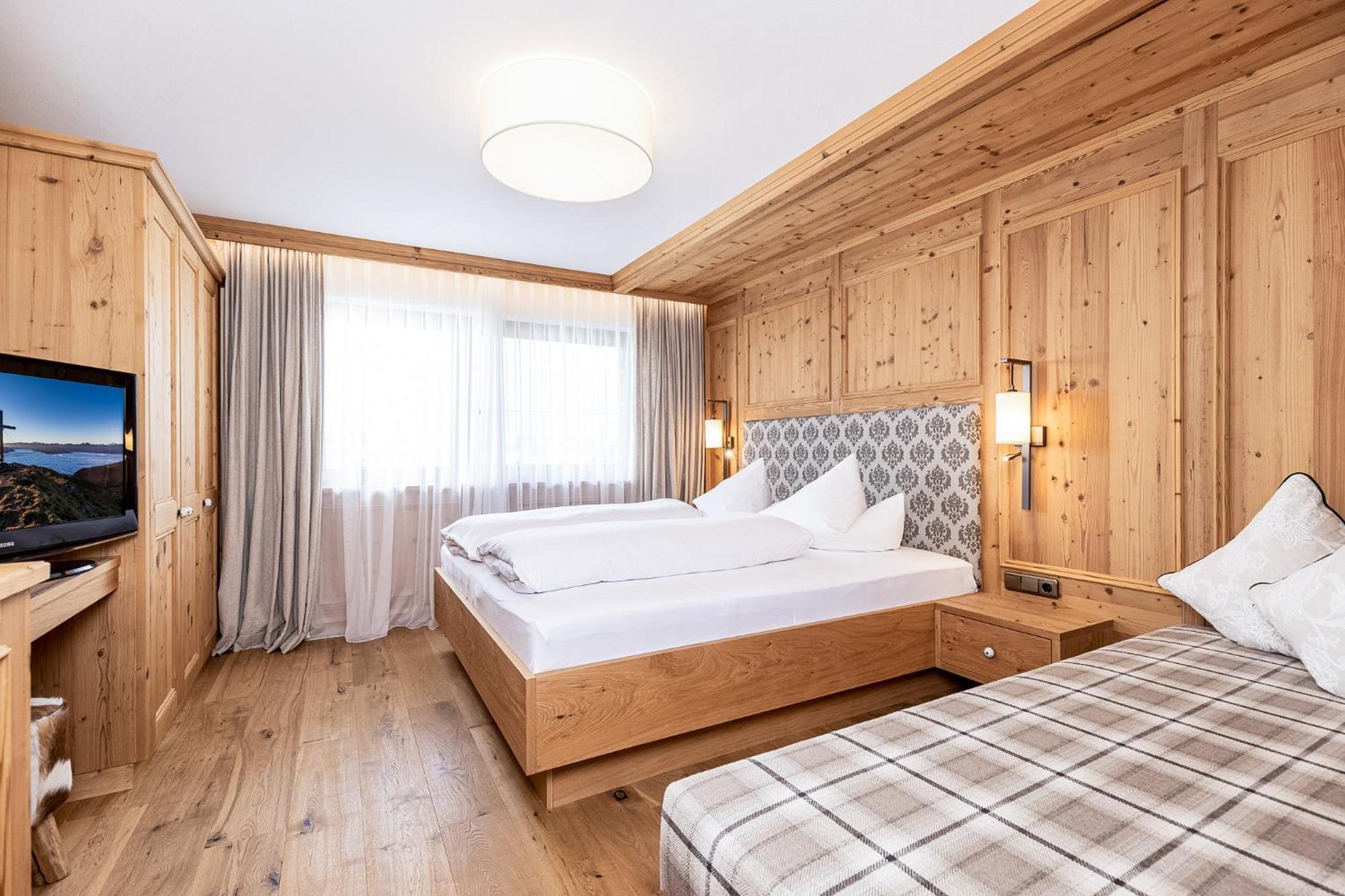 Aparthotel Landhaus St. Joseph Mayrhofen Exterior foto